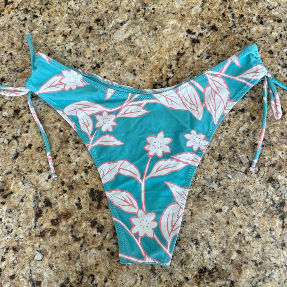 CUPSHE Floral Swim Bottom Size Large Tropical NWT - Picture 5 of 5